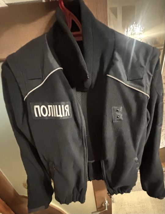 Жіноча поліцейська форма