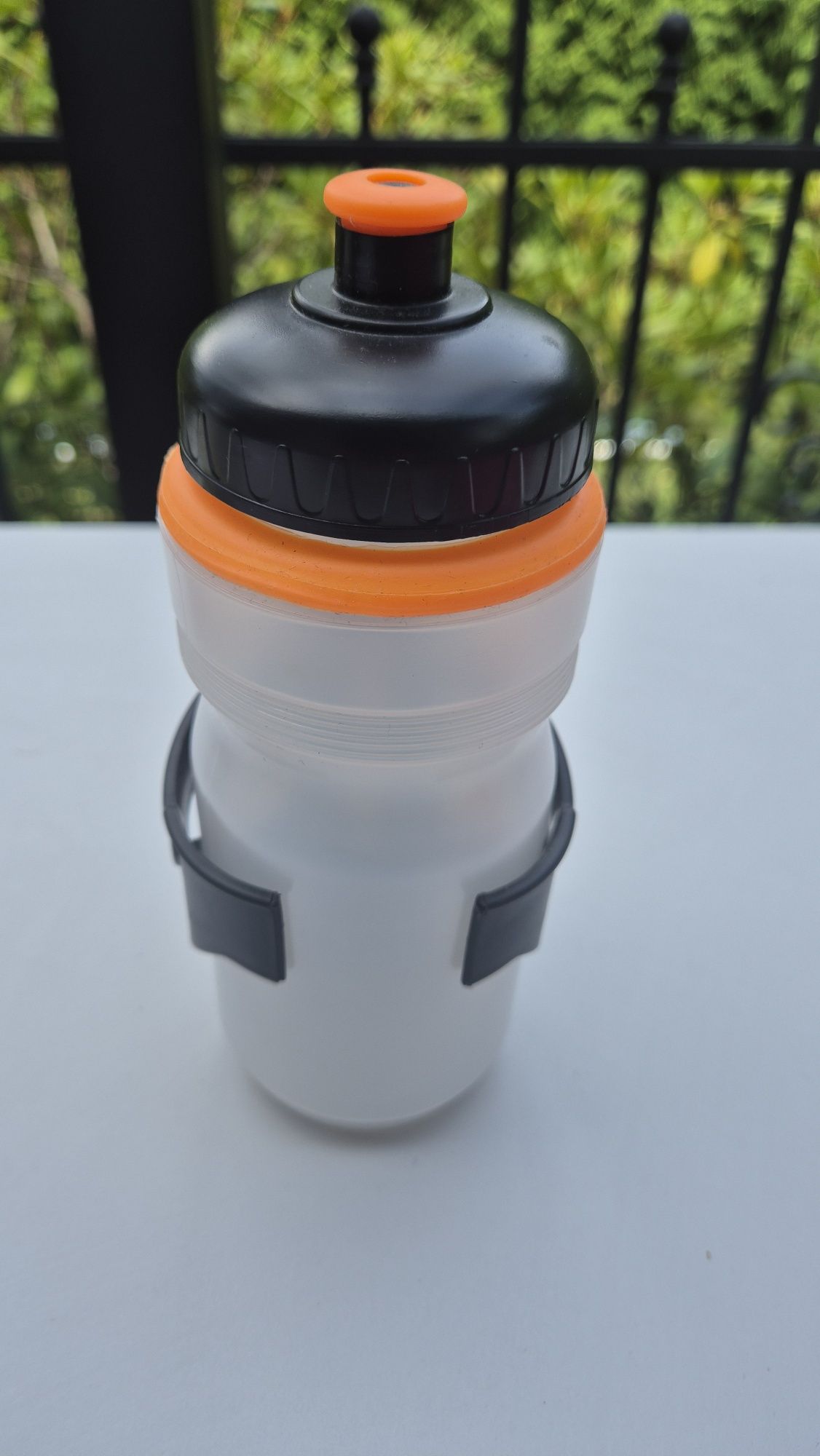 Bidon 550 ml z uchwytem do roweru stacjonarnego treningowego