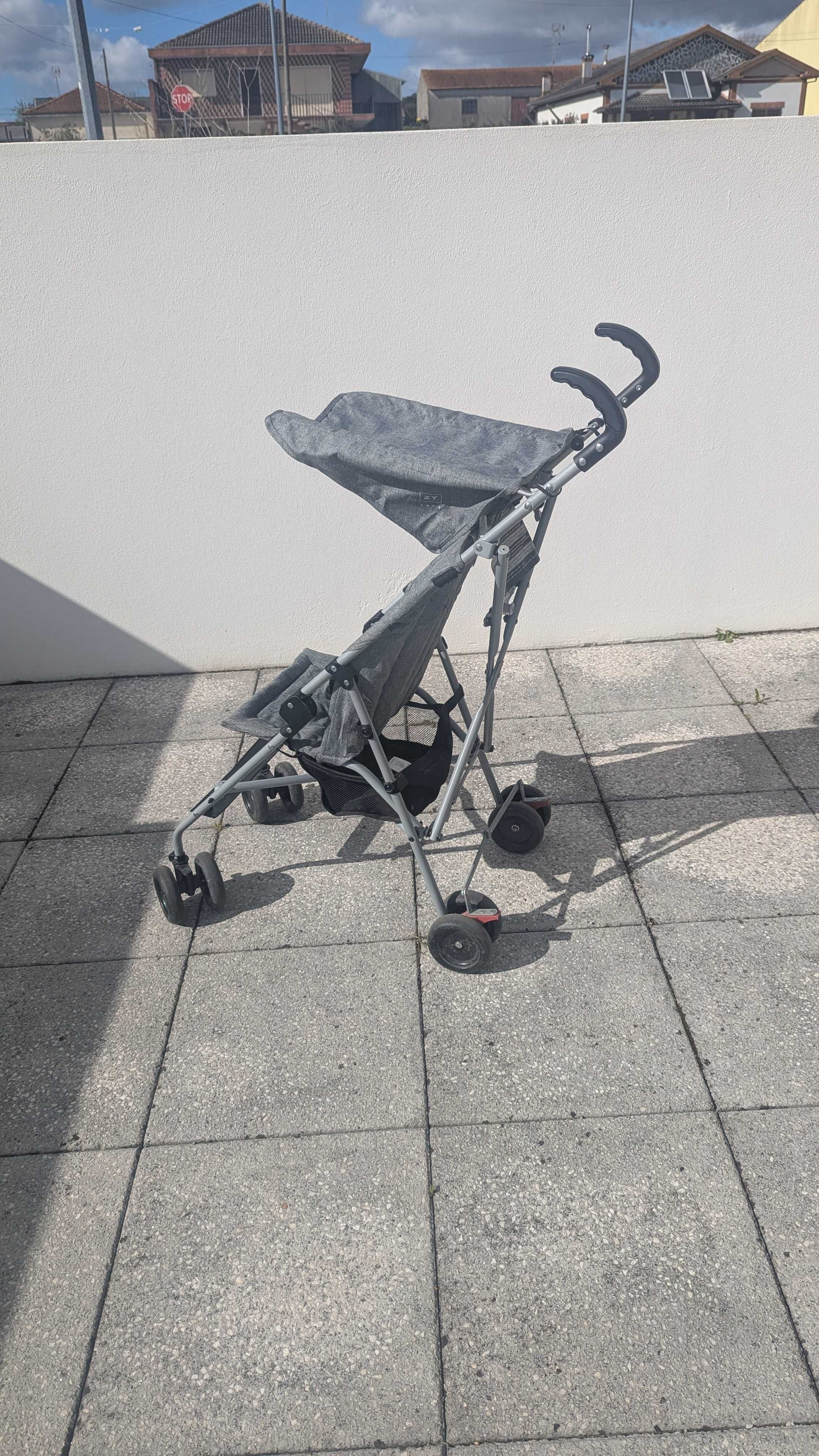 Carrinho de Passeio Bébés