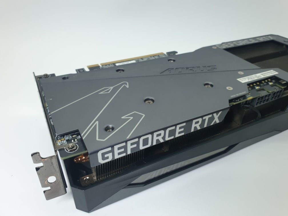 Видеокарта GEFORCE RTX 3060 12GB AORUS в идеальном состоянии