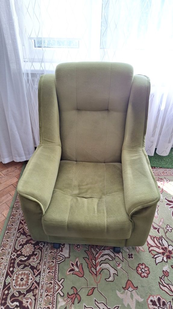 Dwa Fotele zielone retro