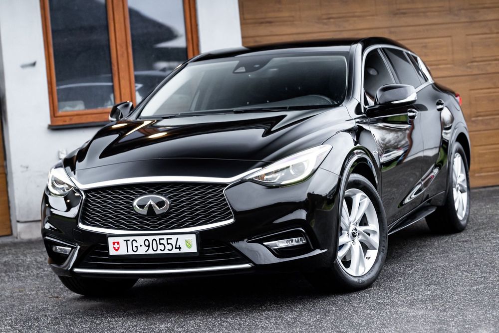 Infiniti Q30 2.2D 170KM AWD Xenon LED BOSE Grz. Fot Nav PDC Panorama