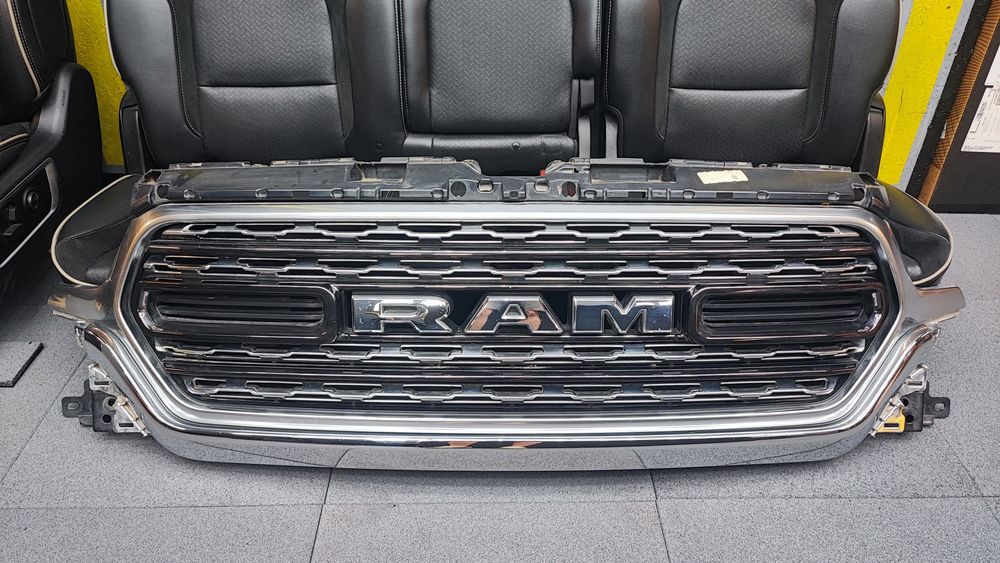 Решітка радіатора Limited Dodge RAM 19 20 21 22 23 DT Longhorn