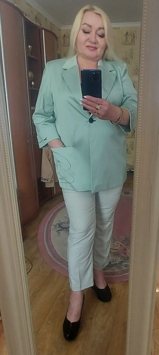 Модные ,люксовые  летние брюки 7/8 . Турция.. 50-52
