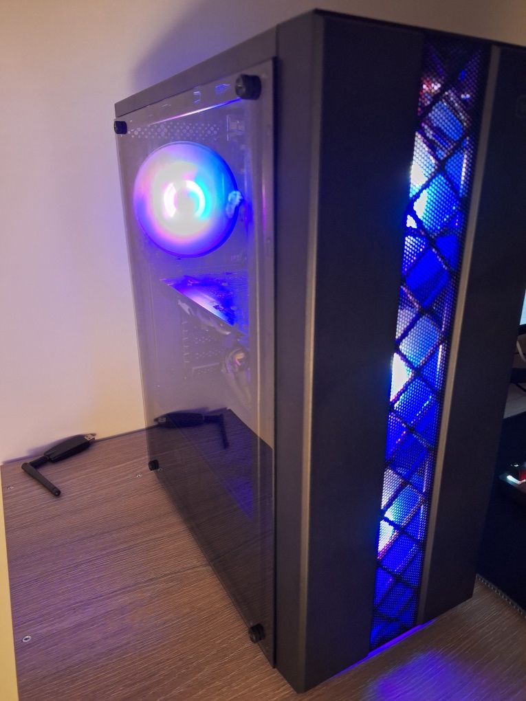 Torre gaming i7.