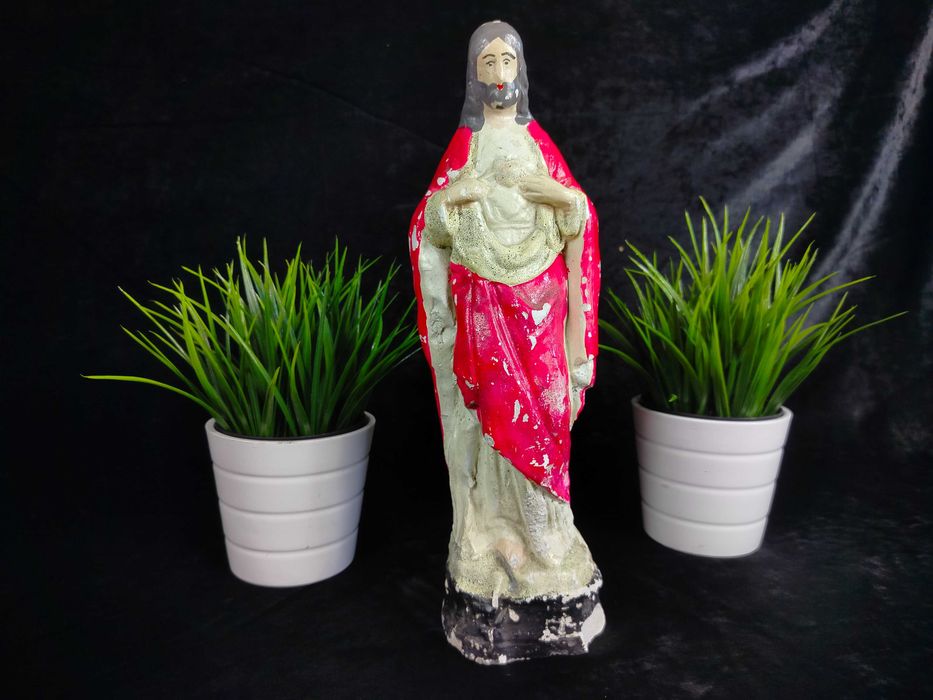 Stara gipsowa figurka Serca Jezusa