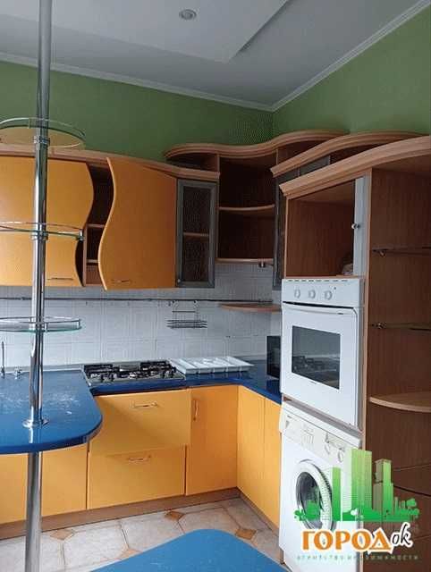 Будинок на ділянці 7 соток. Вулиця Добровольчих батальйонів