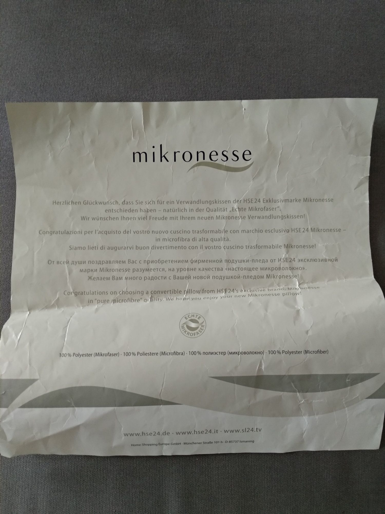 Magiczna poduszka 2w1 zmieniająca się w koc/kołdrę Mikronesse HSE24