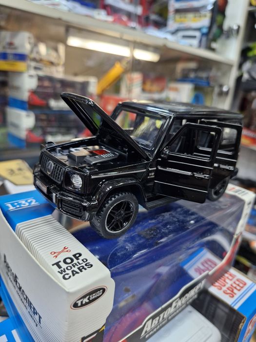 Металева модель Гелендваген Мерседес-Бен Mercedes-Benz Гелік 1:32