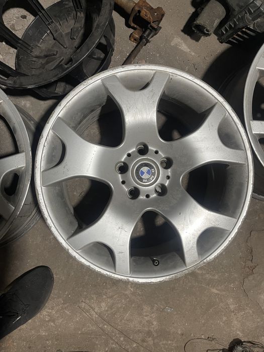 Диски BMW X5 Різноширокі 5/120 R19 10/9J ET45/48 dia72.6mm