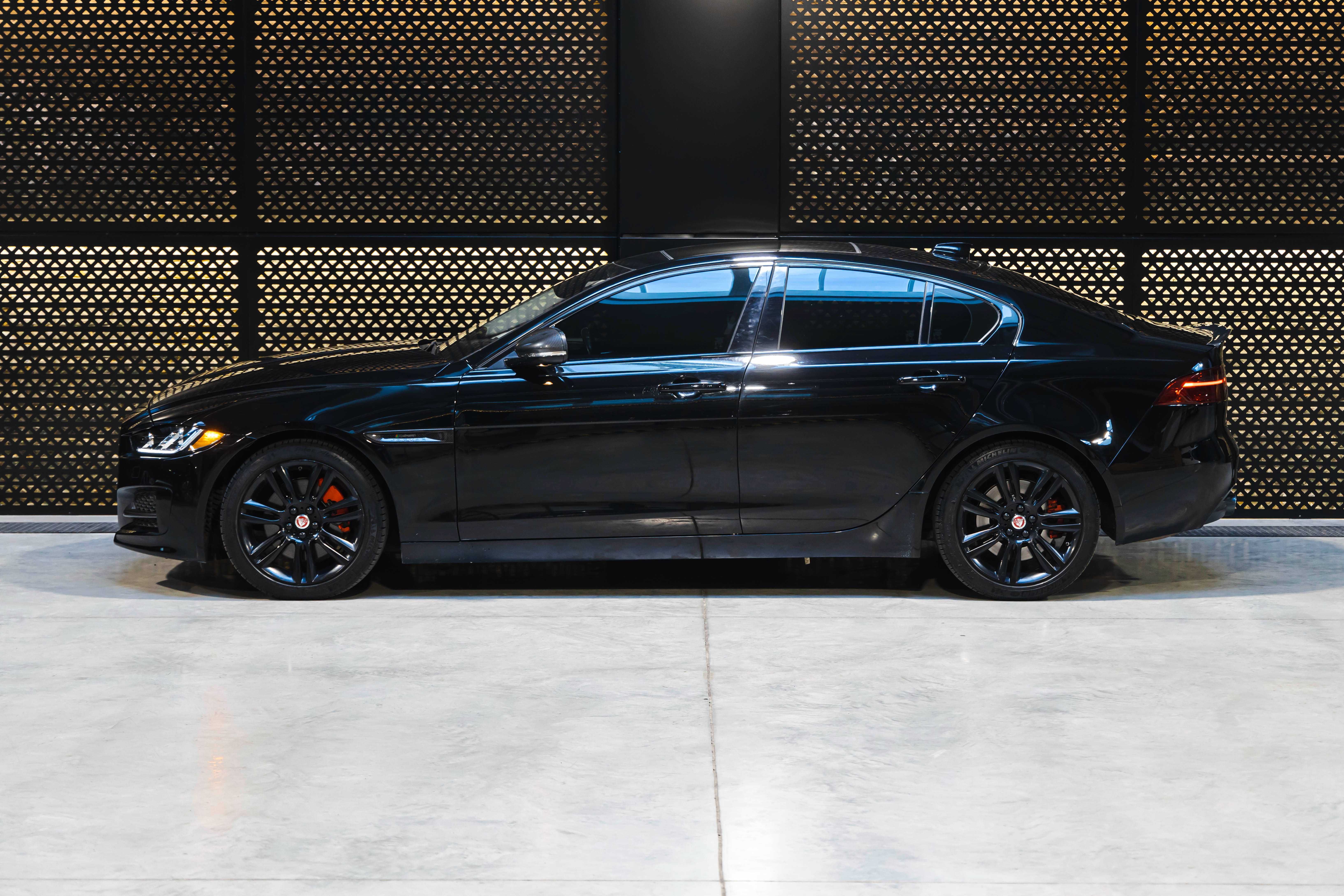 Jaguar XE R-Sport Black Edition 2018