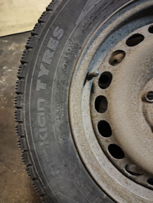 Шини Nokian з дисками VW Passat B5   195/65 r15 95R XL