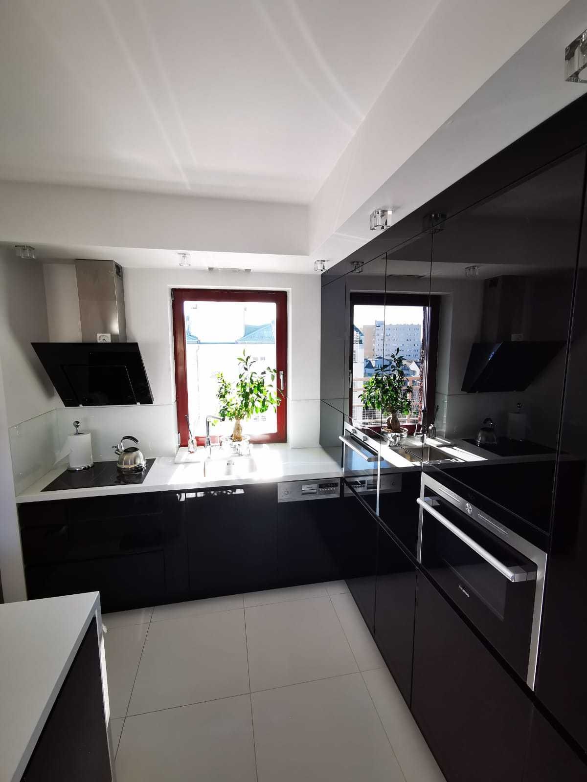 Mieszkanie z tarasem od 1 czerwca/Flat with a terrace from Jun 1