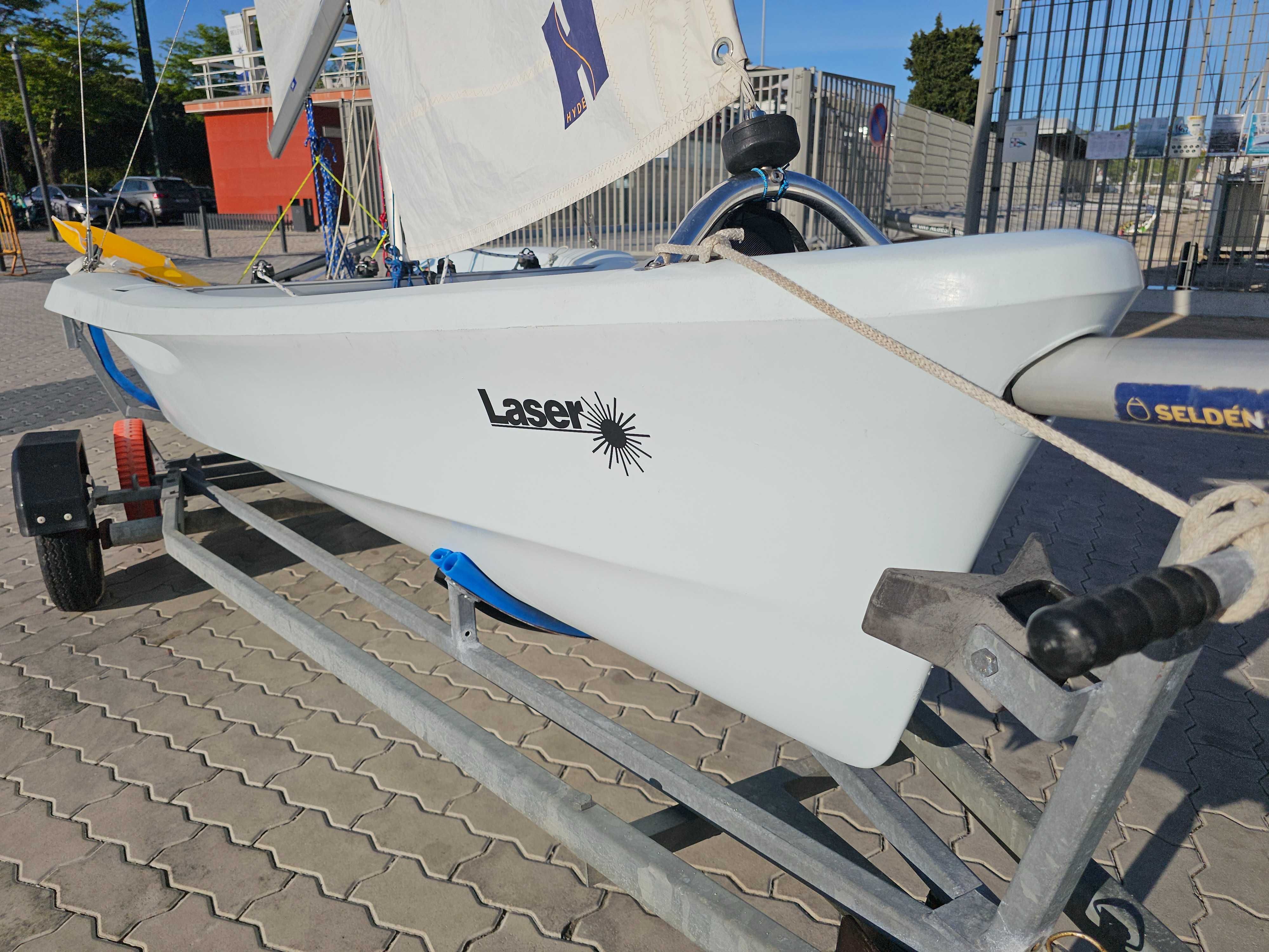 Barco a vela Laser Vago