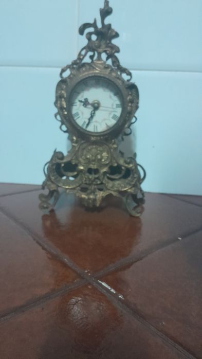 Relógio antigo a funcionar