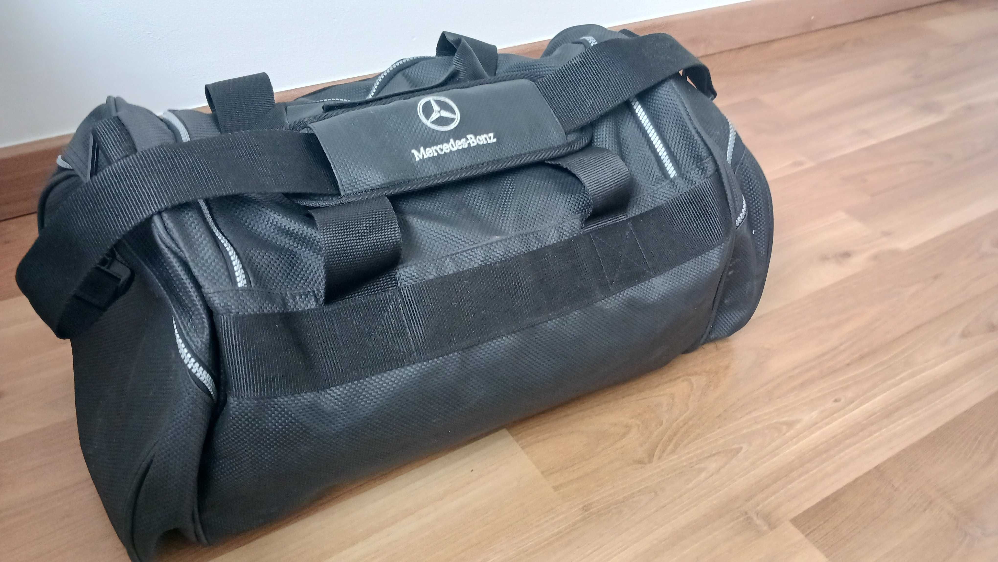 Mochila / saco de viagem ou desporto  da marca Mercedes  nova.