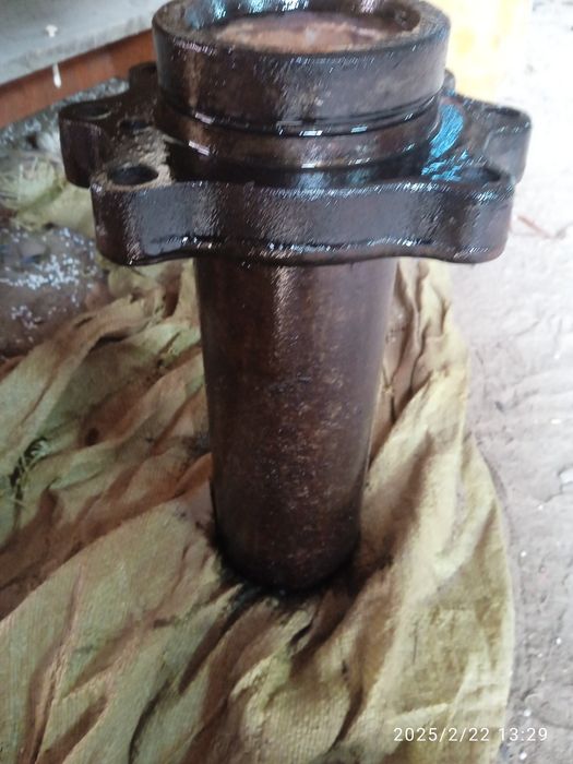 Продам стакан у бортову мтз-82