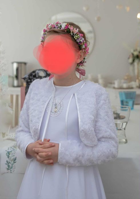 Piękna alba sukienka komunijna