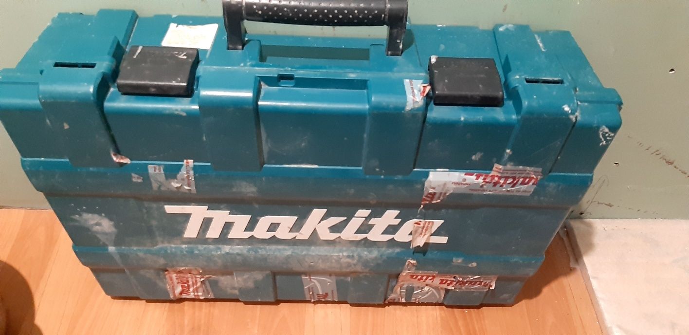 Відбійний молоток Макіта MAKITA HM1203 C