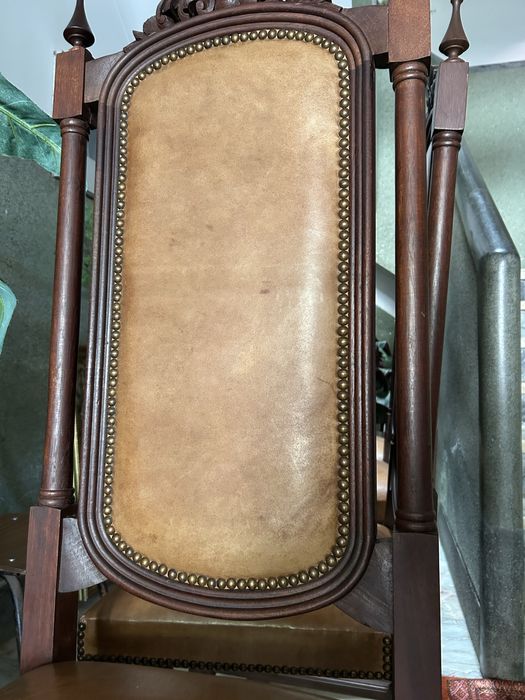 Cadeira rústica de sala