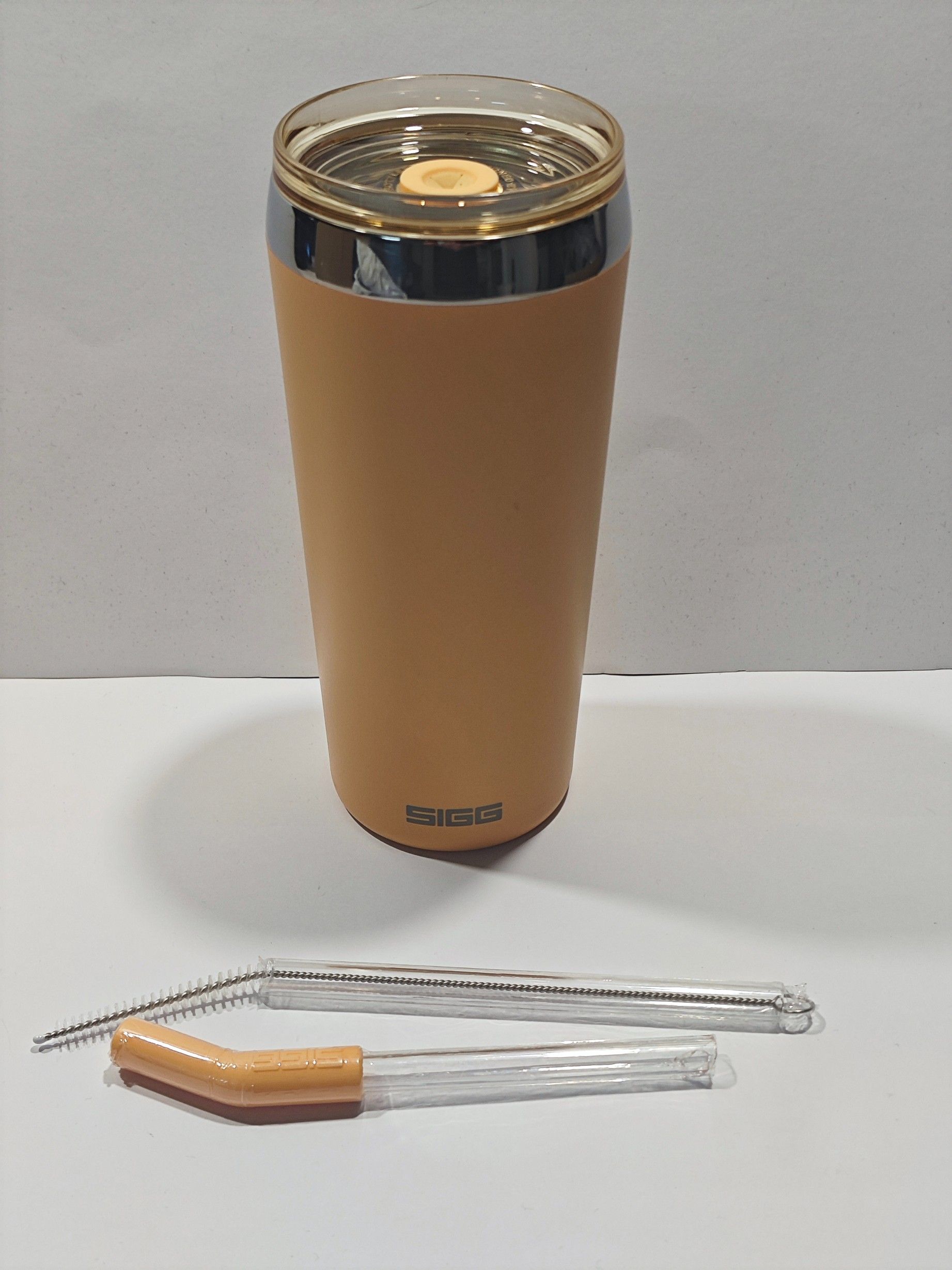 Kubek Termiczny Ze Szklaną Słomką Sigg 600Ml