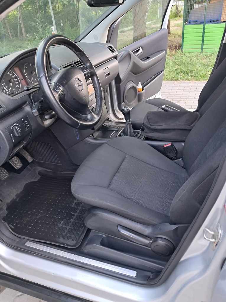 Mercedes A 180 klima, mały przebieg