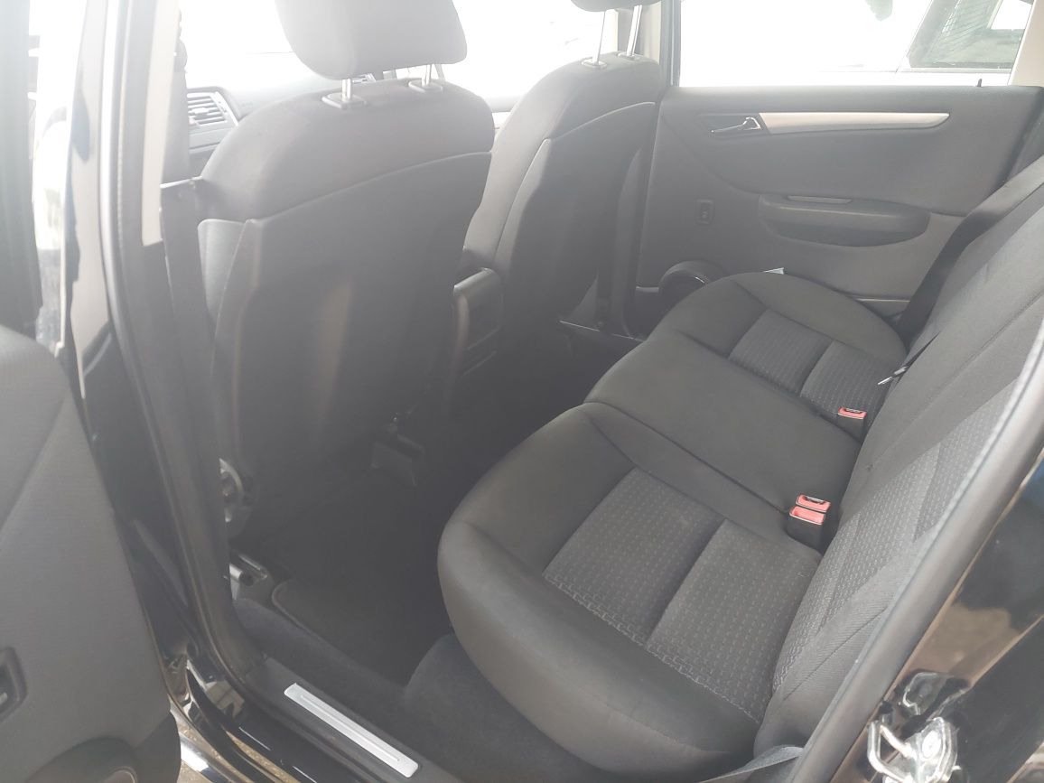 Mercedes benz B200