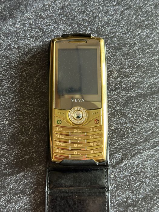 Kolekcjonerski złoty telefon veva