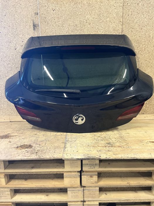 Opel astra j gtc tylna klapa