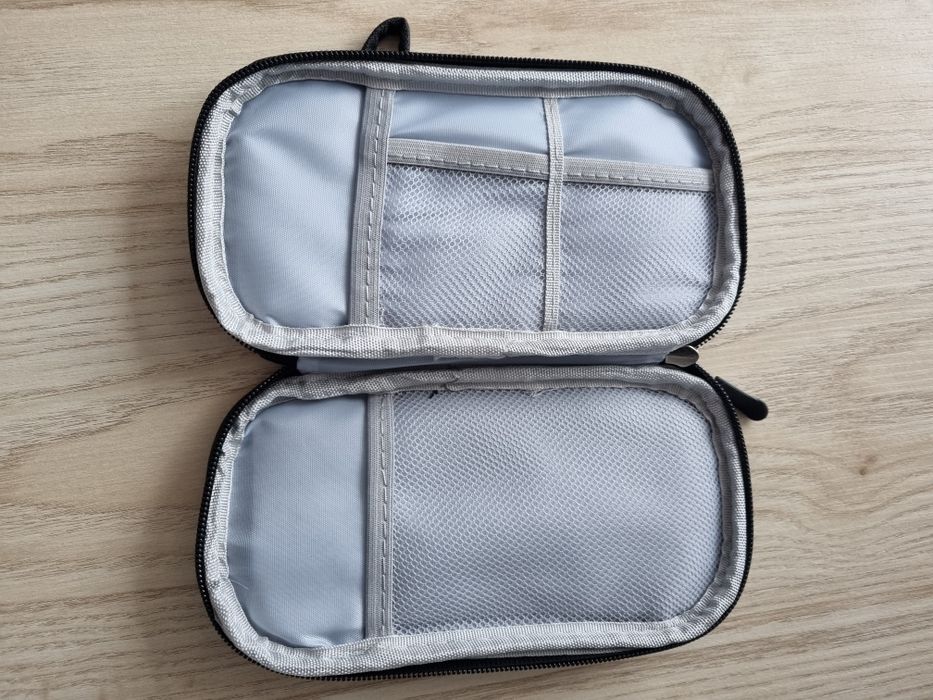 Nowy nieużywany organizer na kable kosmetyki akcesoria podróżne