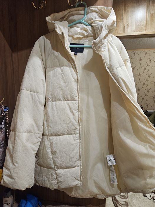 Продам молочну куртку