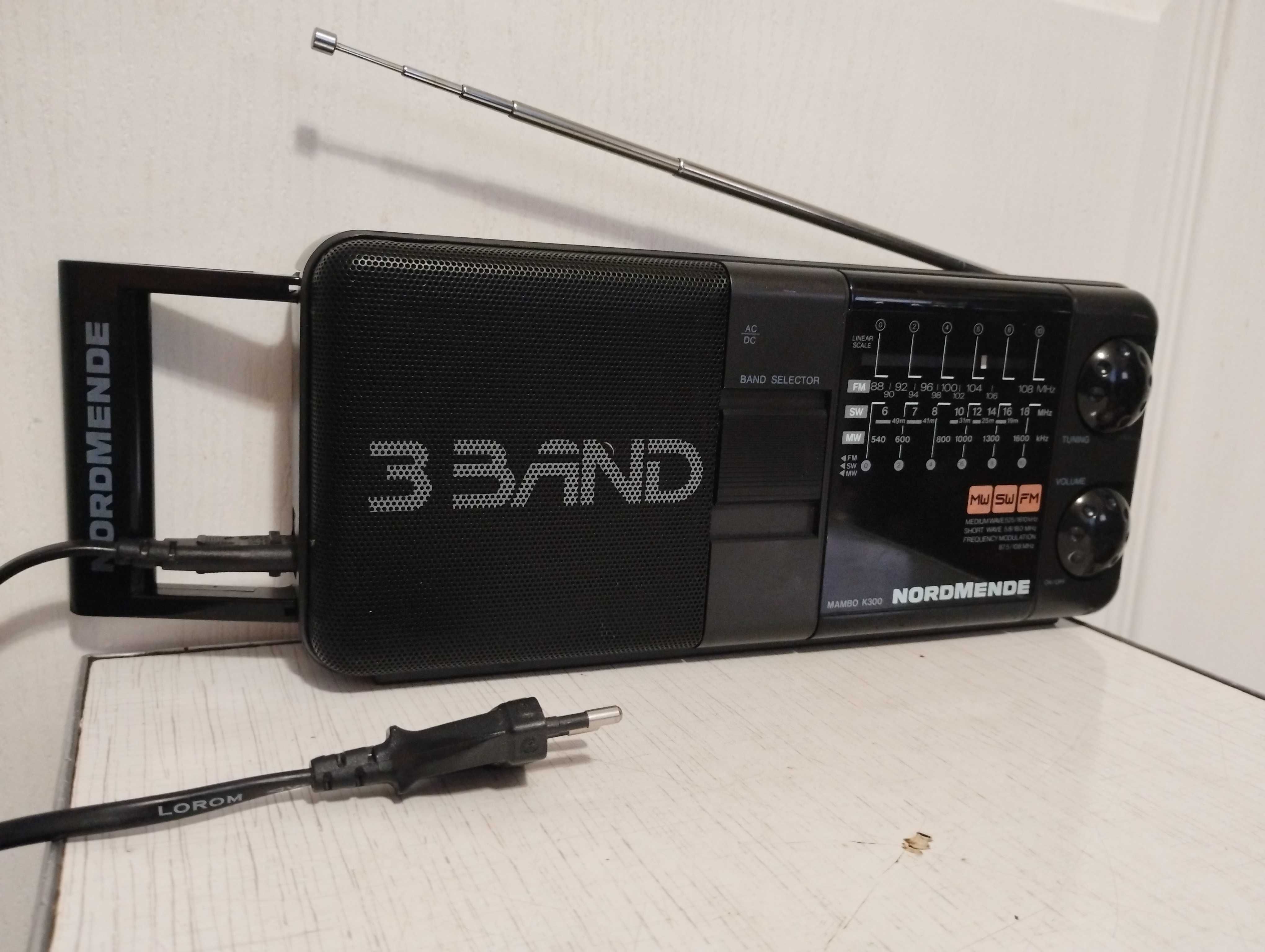 Транзисторний вінтажний радіоприймач NordMende Mambo K300 MW/SW/FM.