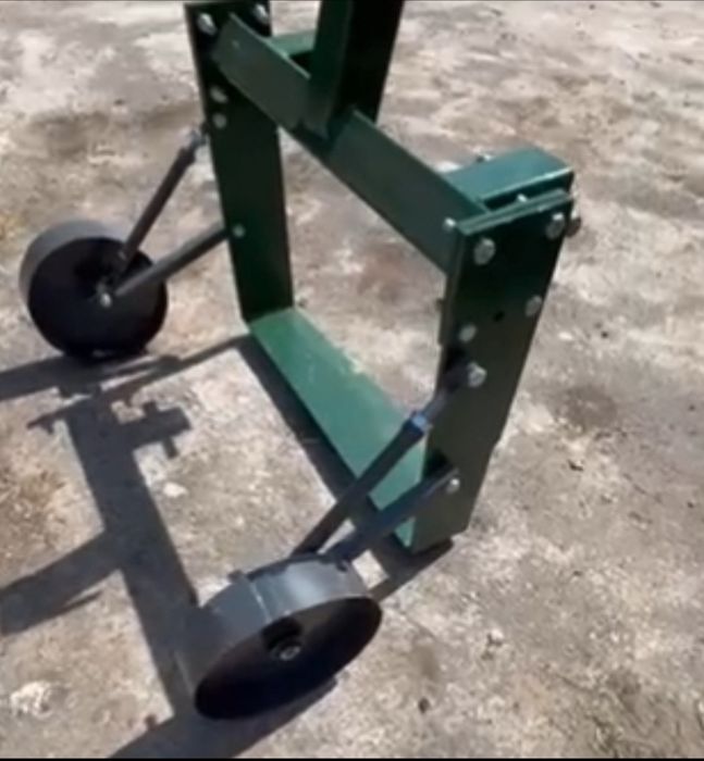 Скоба для підкопування цибулі, часнику та моркви