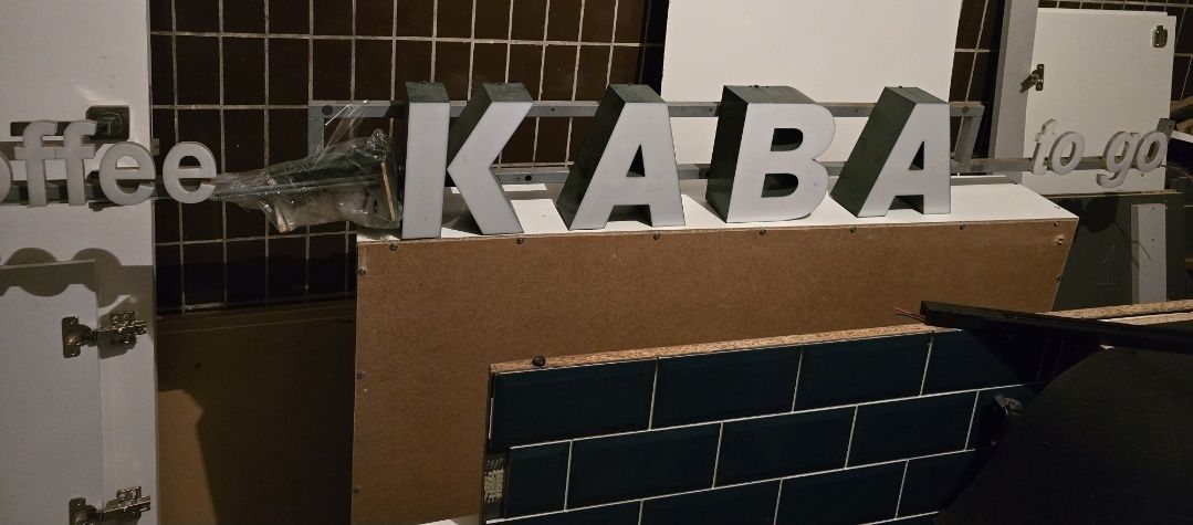 Кавомашина, фільтр-машина, морозильна камера,  обладнання