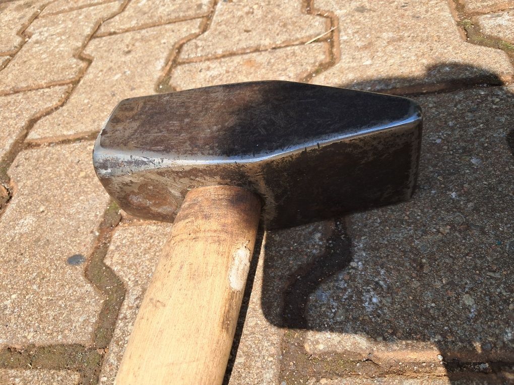 Duży młot 5 kg z trzonkiem