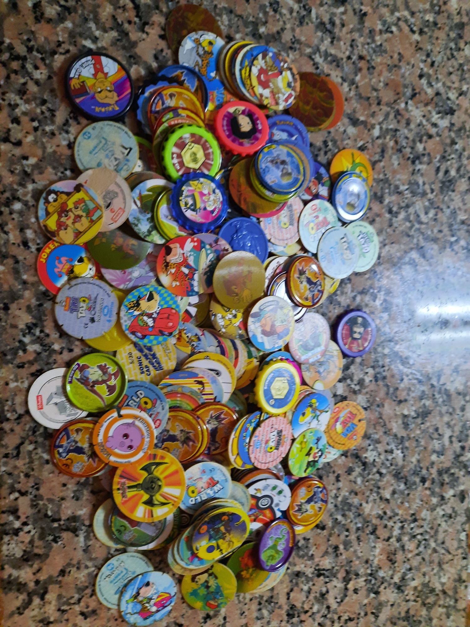 Tazos , yu gi oh, digimon , beyblade