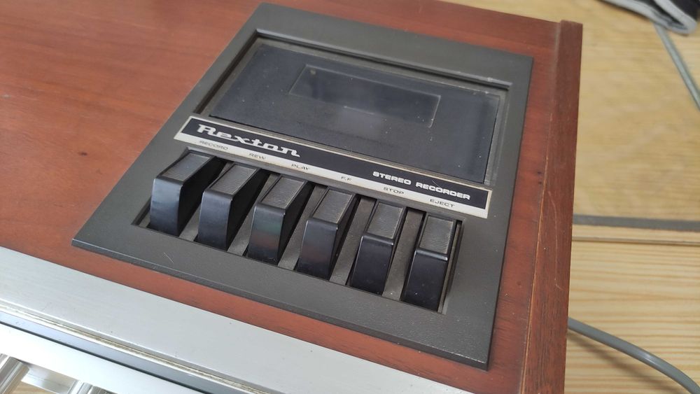 Rexton SE4417 Am FM Stereo