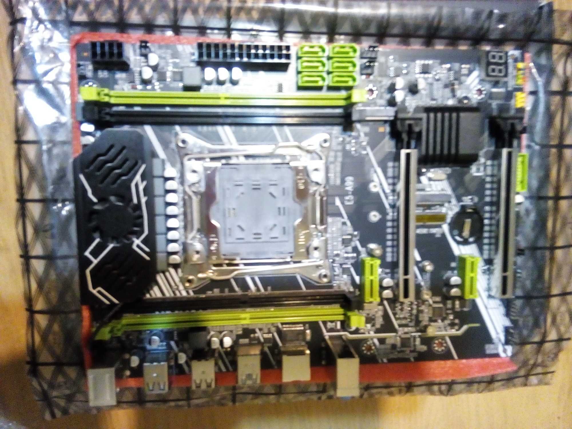 Материнська плата QIYIDA X99 E5