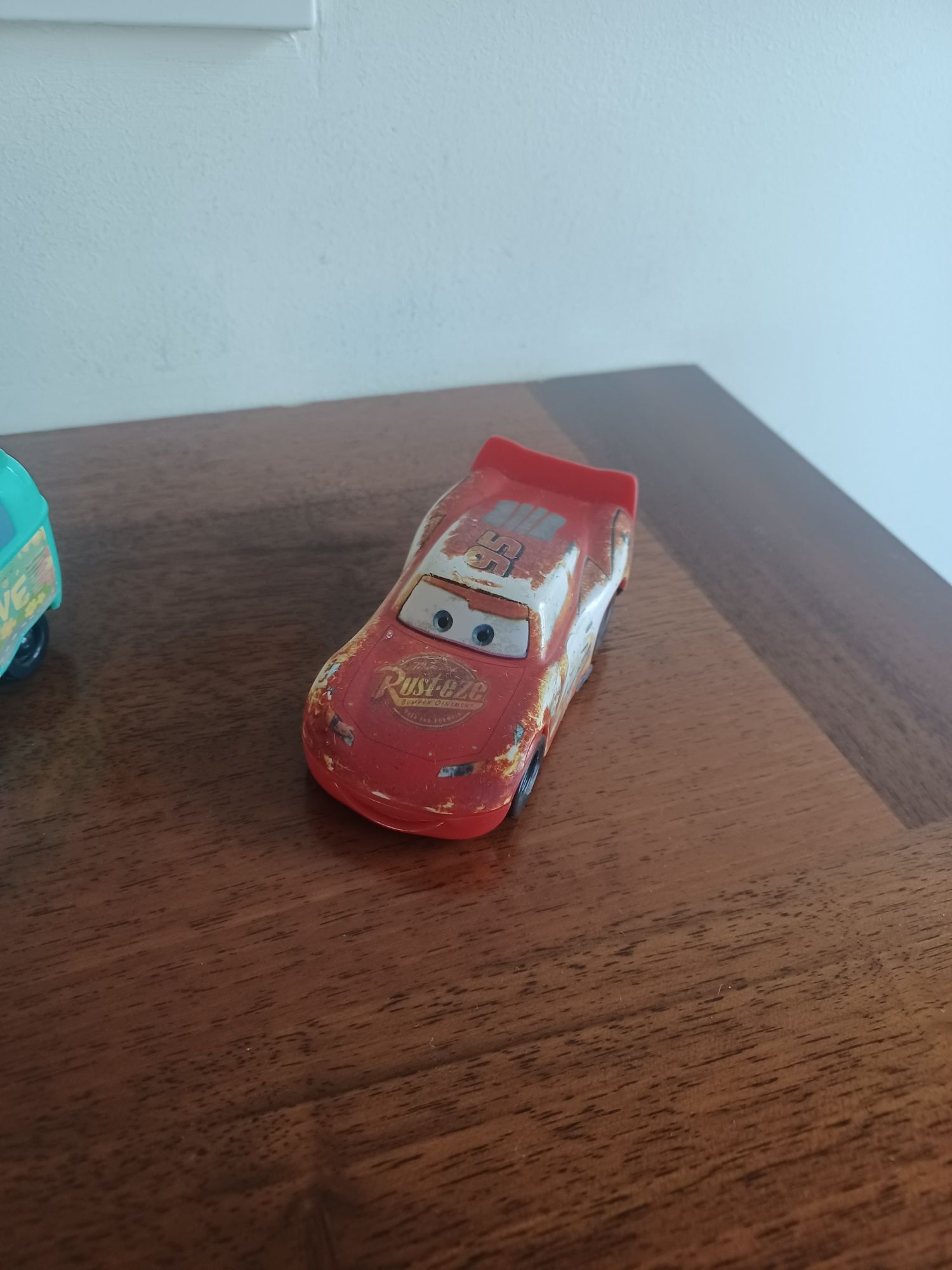 Dwa Autka Cars z bajki Disneya