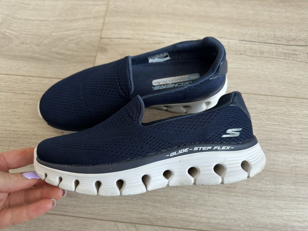 Skechers мокасины кроссовки женские фирменные  слипоны