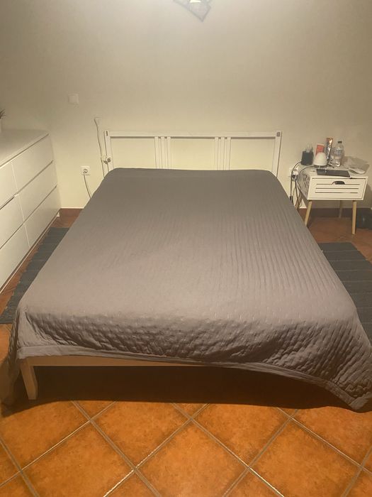 Cama Sommier branca com colchao