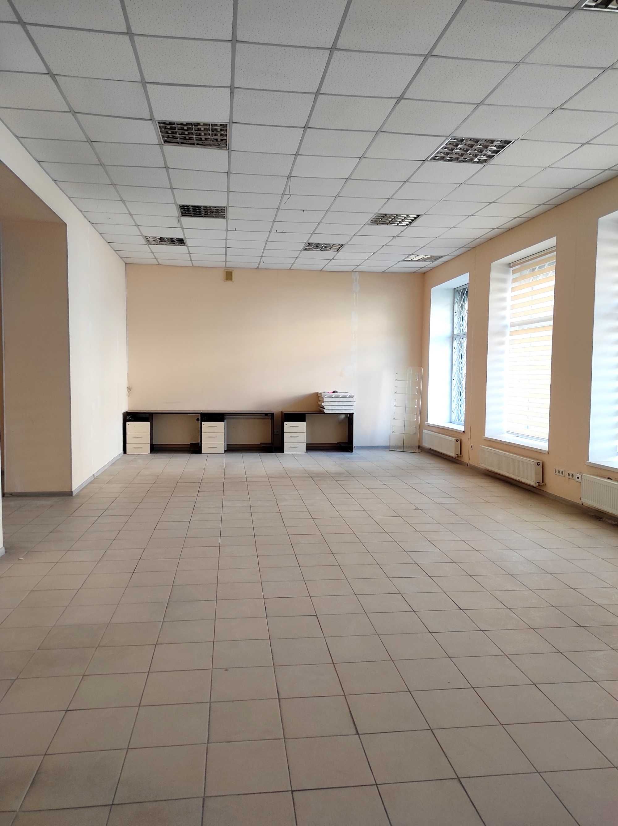 Сдам помещение в центре. 150 м2,. Фасад. Банк, магазин, офис.