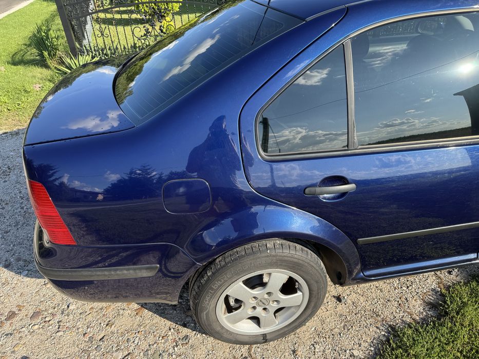 Sprzedam VW Bore 1.9TDI z 2004r.