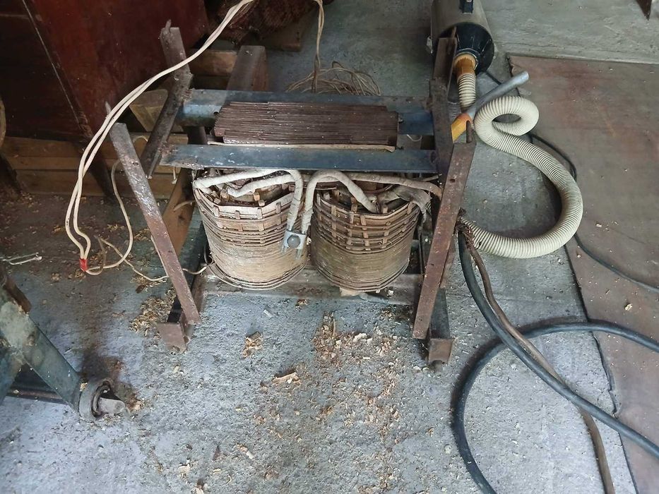 Професійний зварювальний апарат