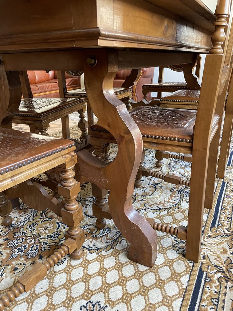 Mesa de jantar classica com 8 cadeiras
