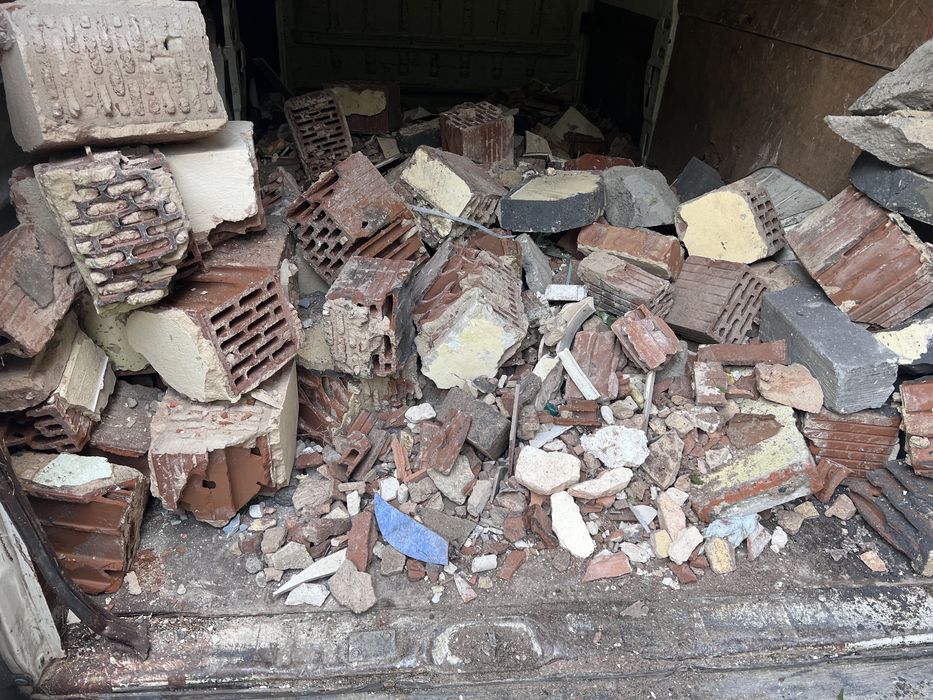 Transport Wywoz wyburzamy ścianki  gruz Oproznianie  utylizacja expres