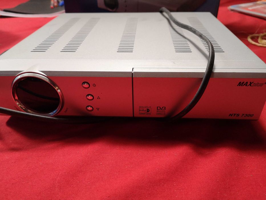 Digital satelite HTS7300