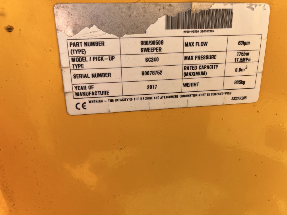 Zamiatarka JCB SC240 Q-fit badz widly szczotka do koparko ladowarki