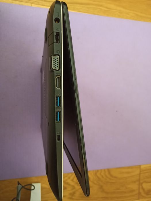 Komputer ASUS R556L i5 12GB RAM GeForce