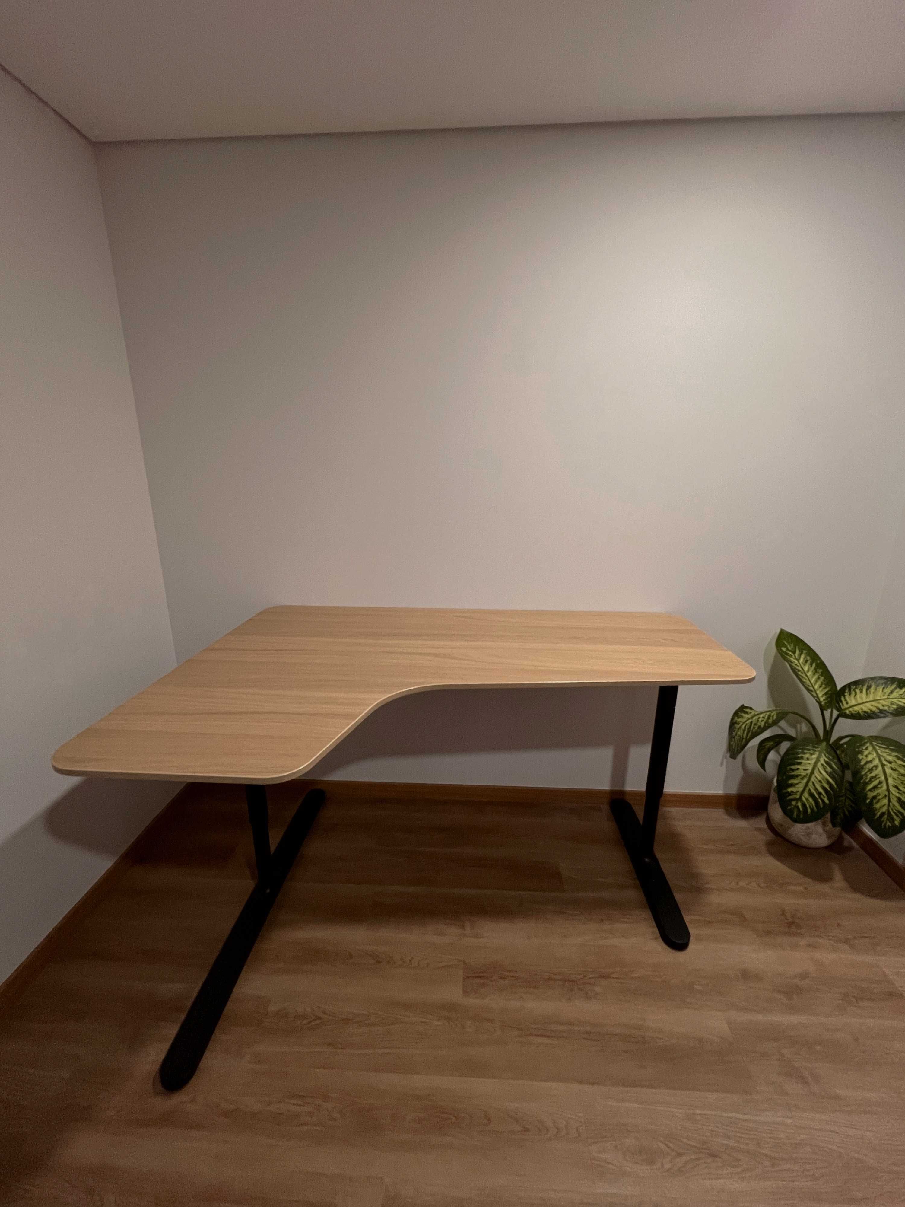 Left Corner Desk